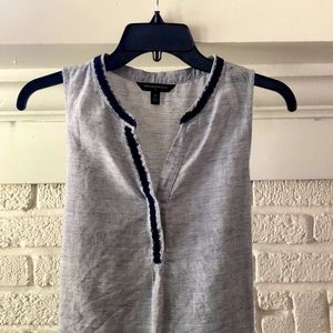 Sleeveless Banana Republic navy and white top, size M